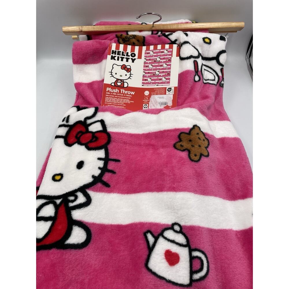 NWT Jay Franco & Sons Hello Kitty "Cooking" Plush Throw Blanket 50x70